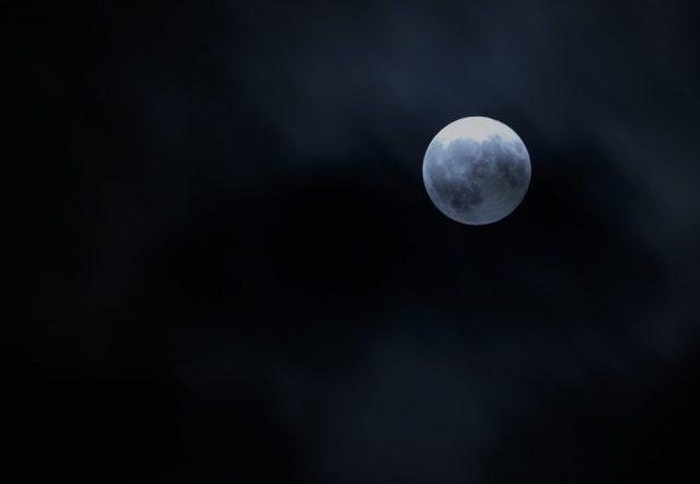 Mond02_00002-scaled